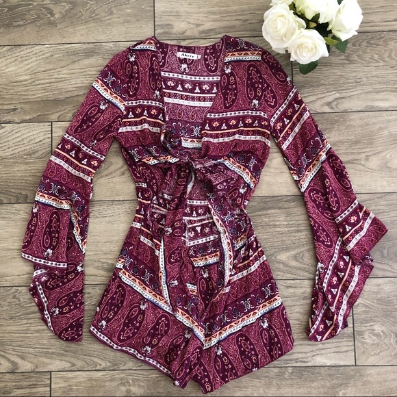 AKERY boho print maroon/purple bell sleeve romper size small - Picture 4 of 7